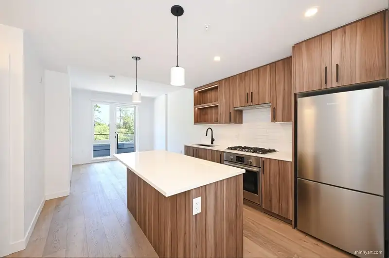 207 6859 CAMBIE STREET - photo 3 of 18