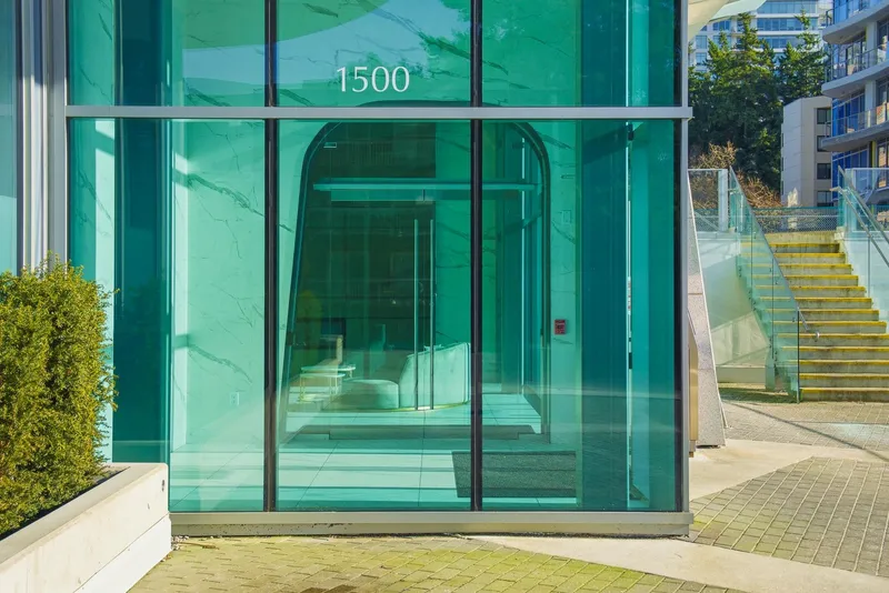 602 1500 MARTIN STREET - photo 1 of 24