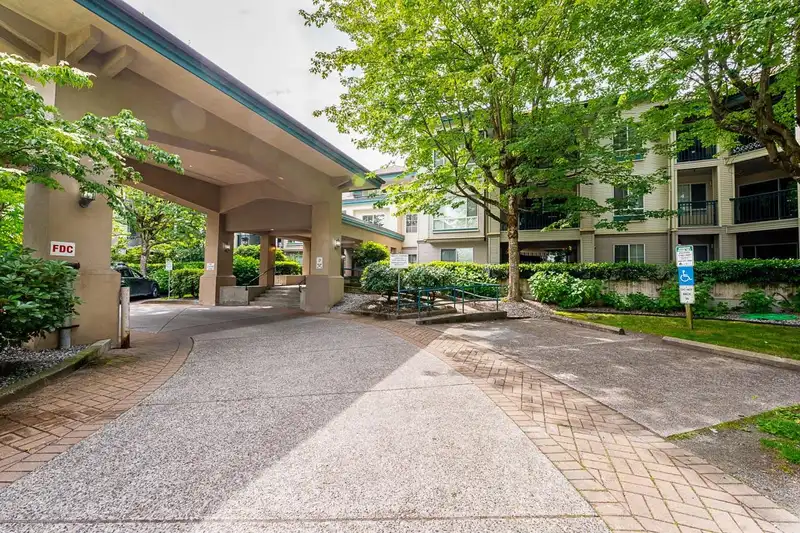 331 19528 FRASER HIGHWAY - photo 1 of 21