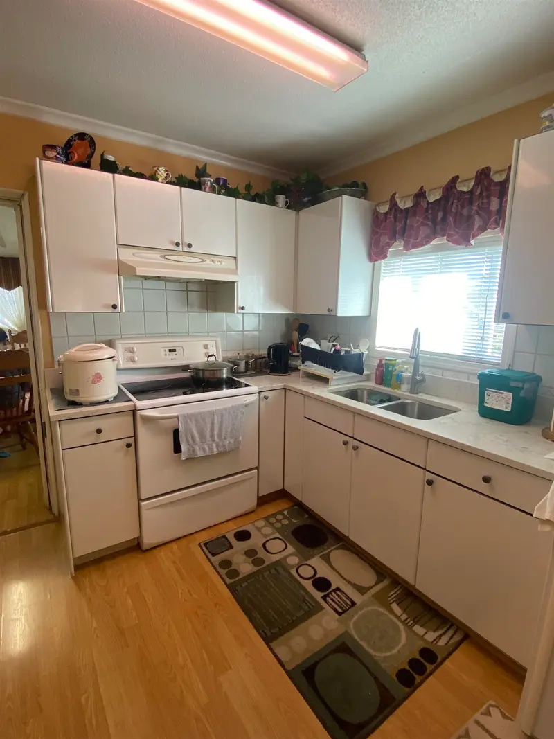 4712 VICTORIA DRIVE - photo 3 of 14