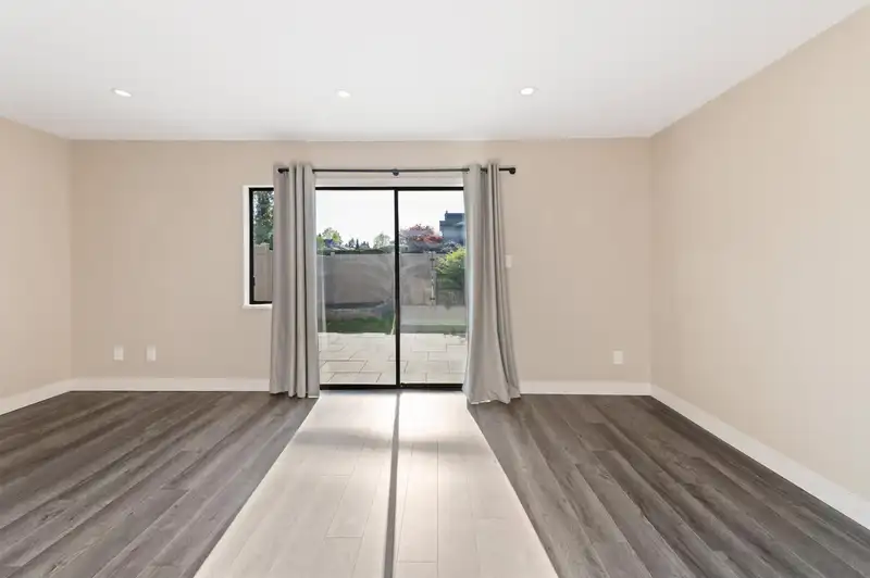 105 9264 122 STREET - photo 2 of 33