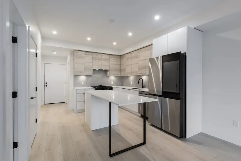 309 30494 CARDINAL AVENUE - photo 2 of 6