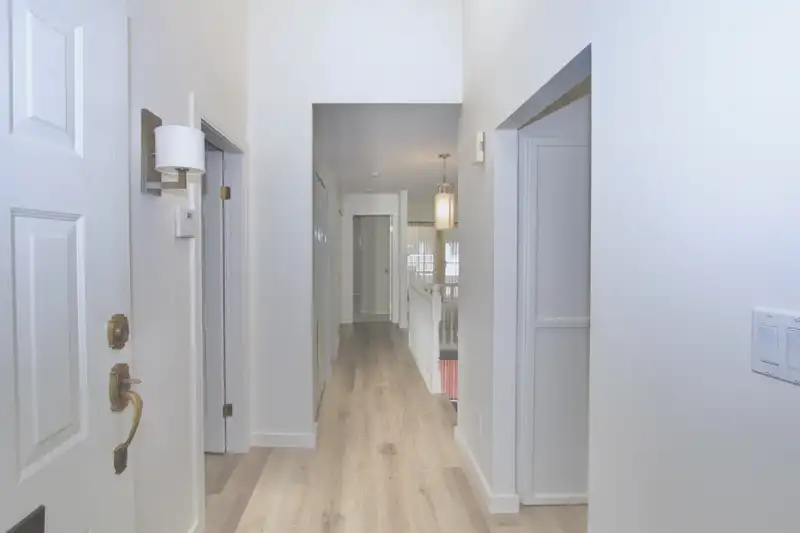 7 3055 TRAFALGAR STREET - photo 2 of 33