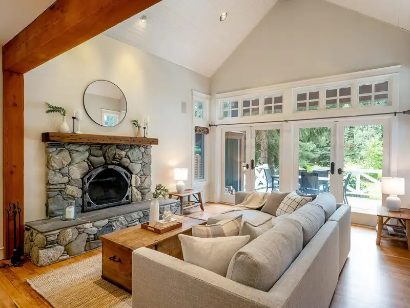 7313 FITZSIMMONS ROAD SOUTH - photo 2 of 32