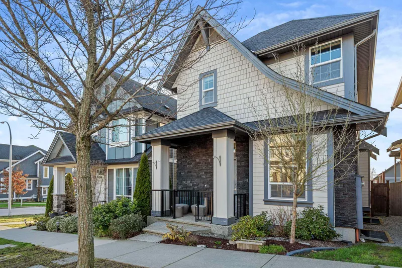 2107 165B STREET - photo 2 of 25