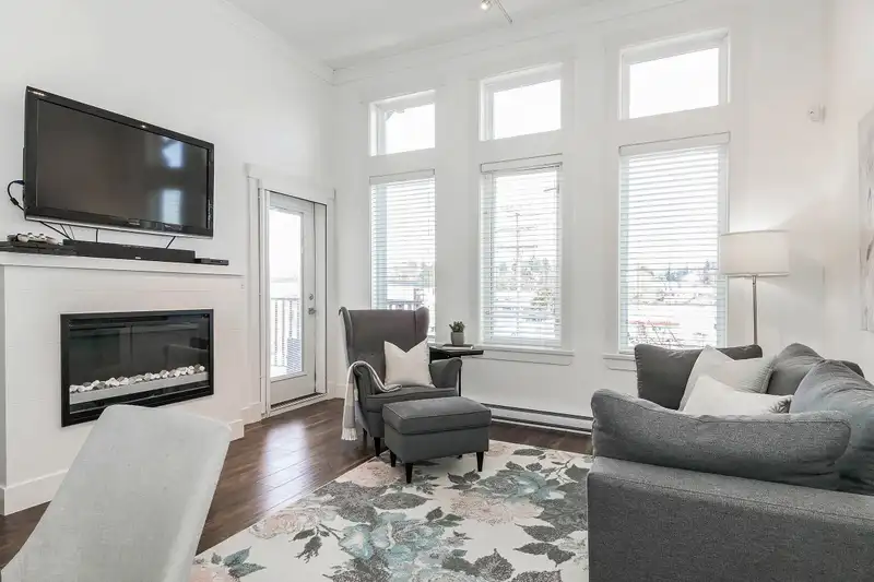 309 5665 177B STREET - photo 3 of 17