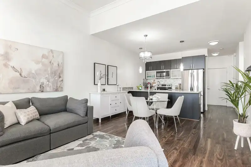 309 5665 177B STREET - photo 4 of 17