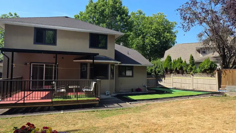 14166 84B AVENUE - photo 4 of 23