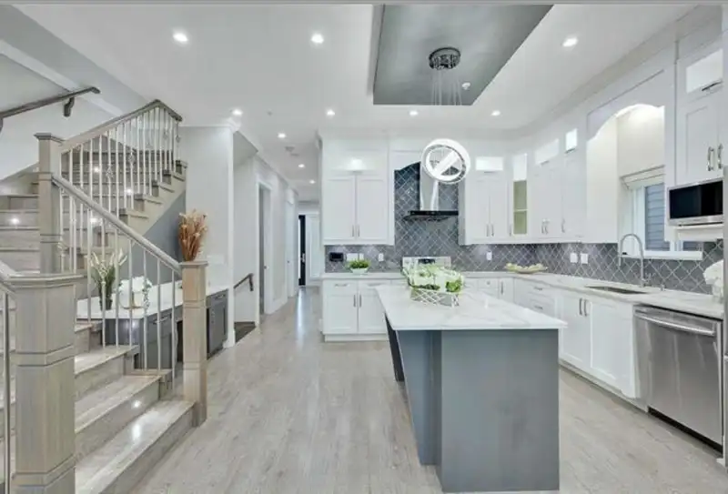 15456 RUSSELL AVENUE - photo 2 of 40