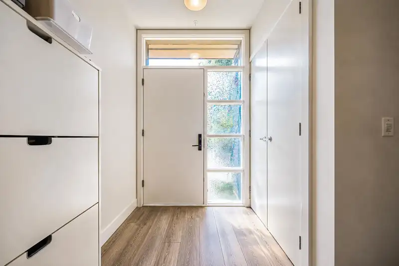 302 6085 IRMIN STREET - photo 3 of 27