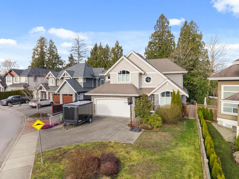 1096 165 STREET - photo 2 of 25