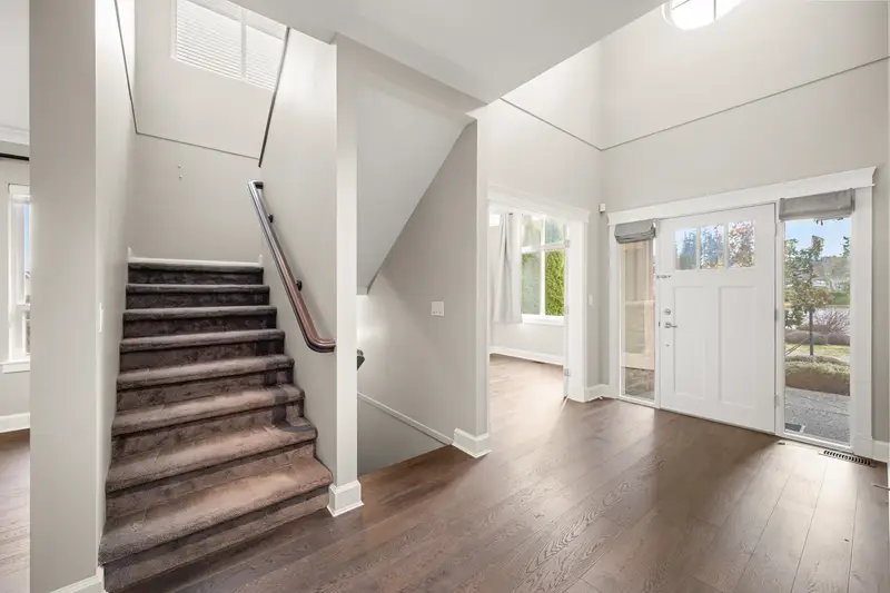 1096 165 STREET - photo 4 of 25