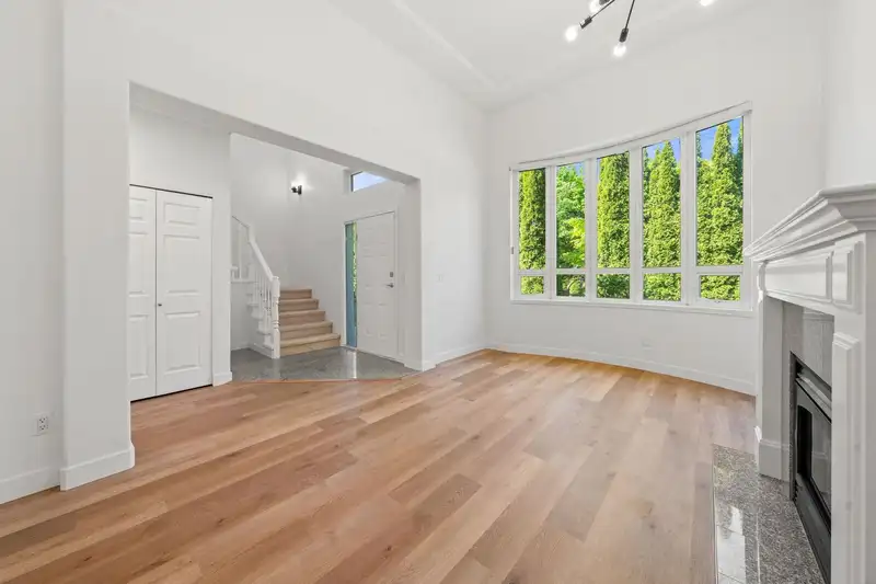 4500 NO 5 ROAD - photo 4 of 40