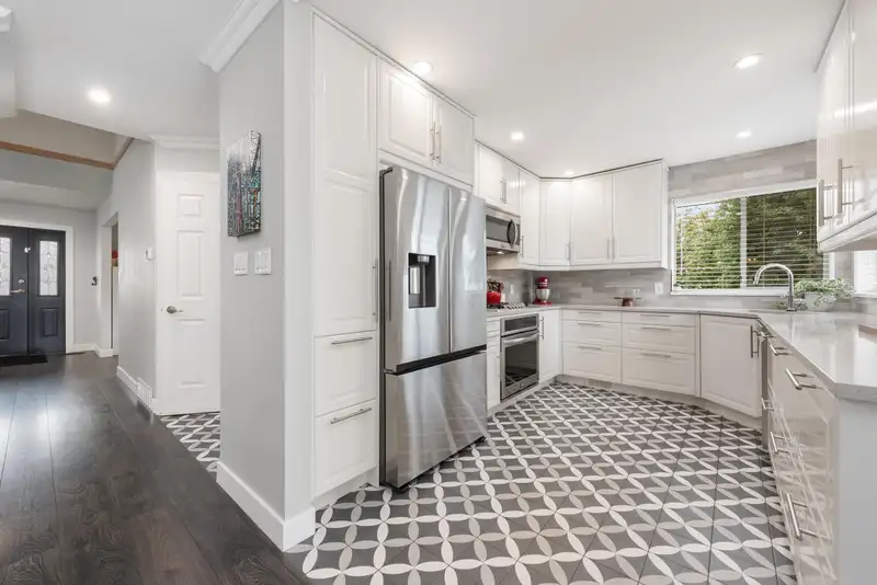 2898 MOUNTVIEW STREET - photo 2 of 40