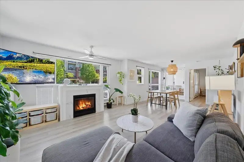 104 2339 SHAUGHNESSY STREET - photo 2 of 40