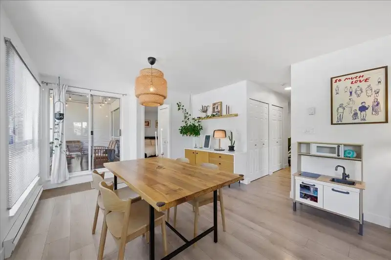 104 2339 SHAUGHNESSY STREET - photo 4 of 40