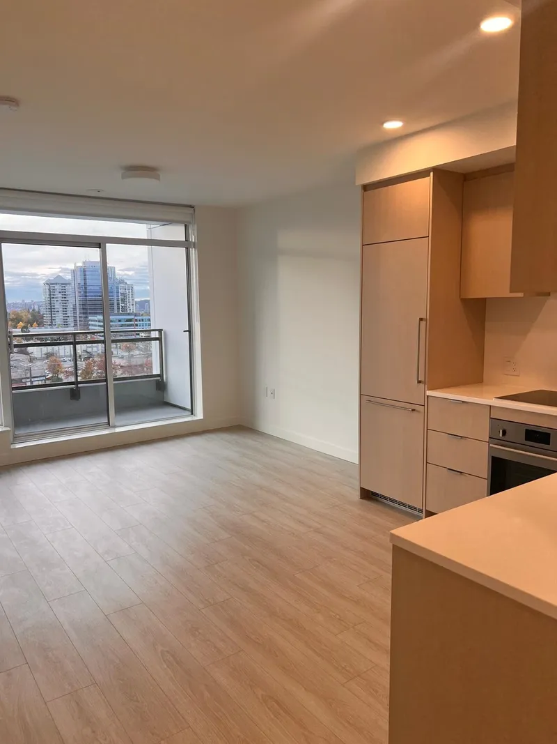 606 13675 107A AVENUE - photo 3 of 12