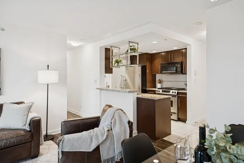 1705 550 PACIFIC STREET - photo 4 of 25