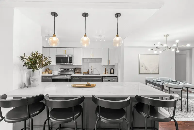 501 888 HAMILTON STREET - photo 1 of 25