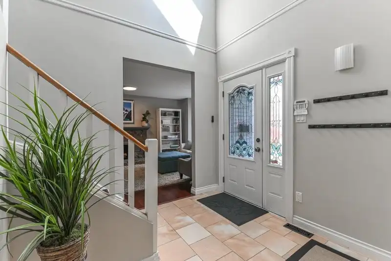 7939 138A STREET - photo 4 of 36