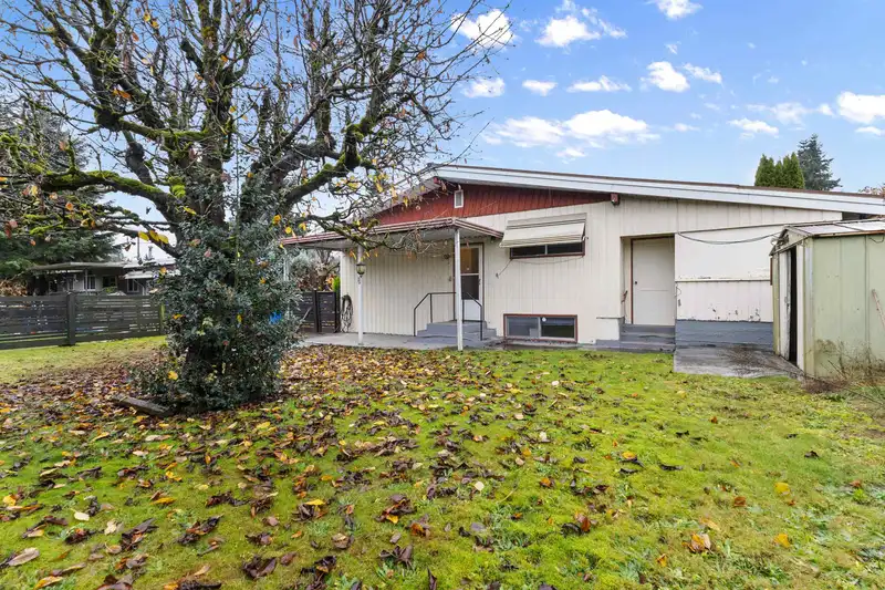 2142 SANDALWOOD CRESCENT - photo 4 of 22