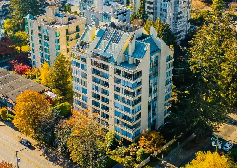 804 1412 ESQUIMALT AVENUE - photo 2 of 38