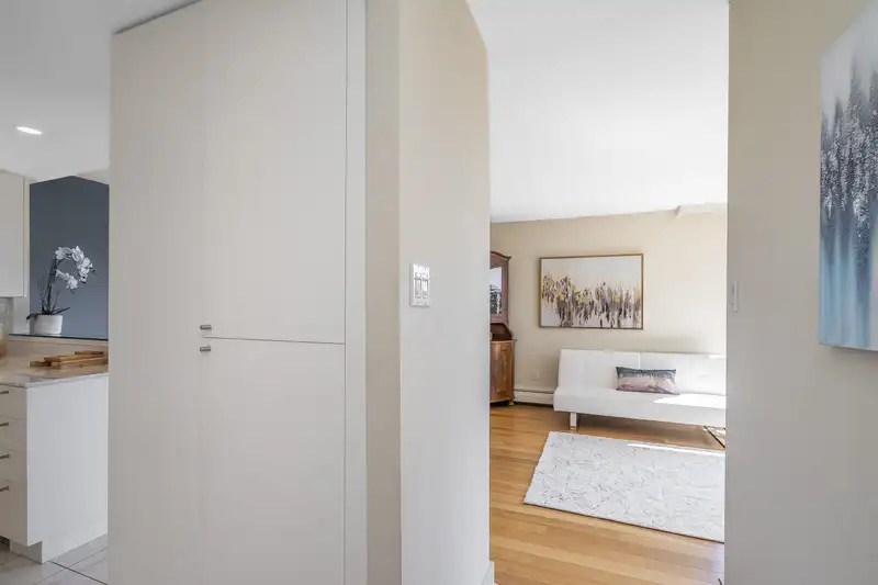 804 1412 ESQUIMALT AVENUE - photo 4 of 38