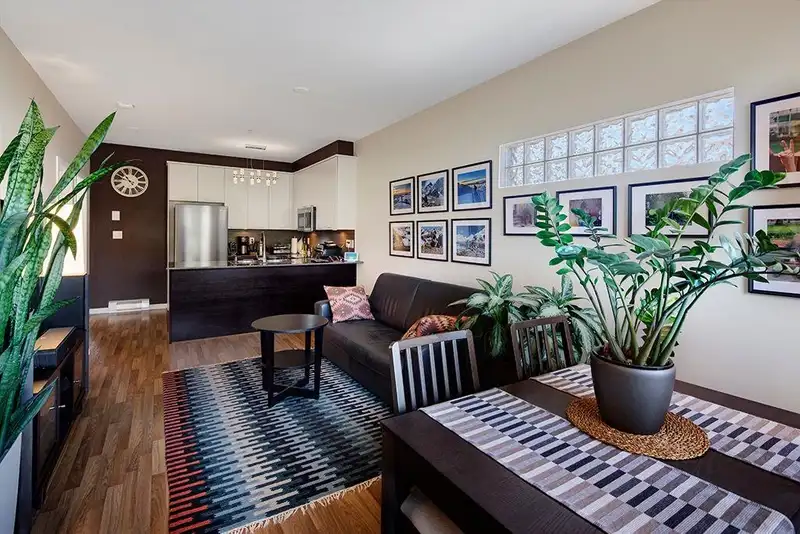 412 2478 WELCHER AVENUE - photo 1 of 25