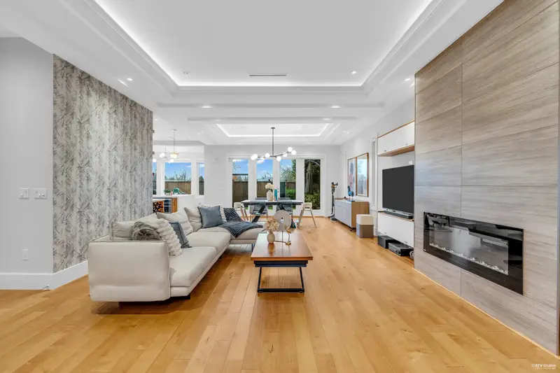 6640 GOLDSMITH DRIVE - photo 3 of 25