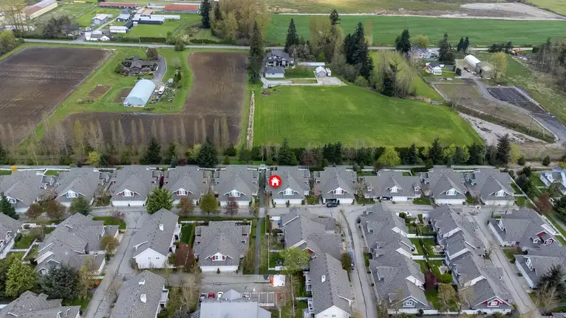 102 16995 64TH AVENUE - photo 3 of 39
