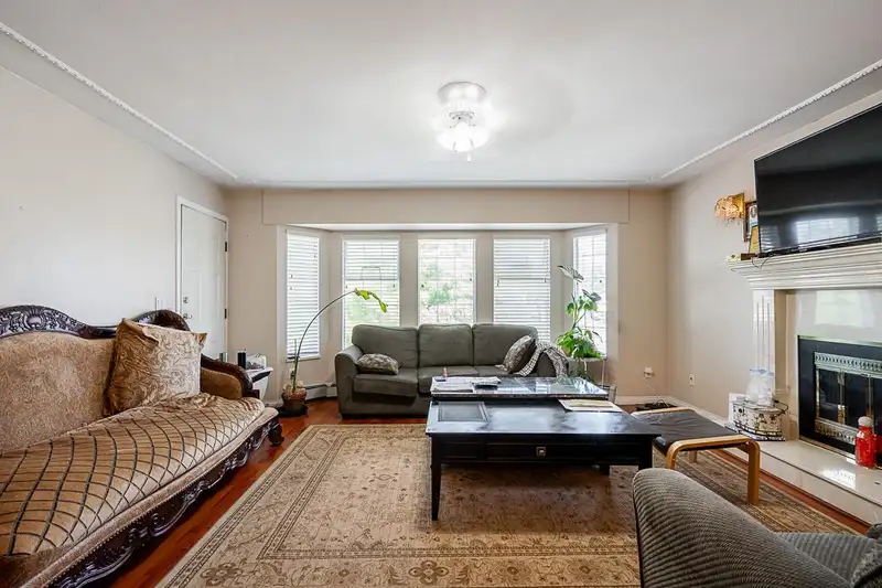 6565 122 STREET - photo 2 of 19