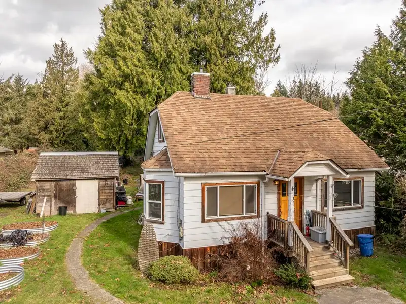 4404 SUNSHINE COAST HIGHWAY - photo 2 of 15