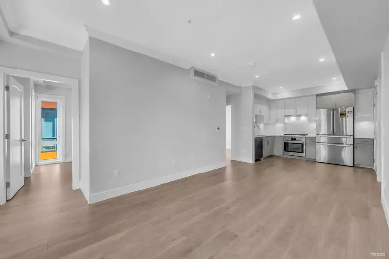 37 7567 OAK STREET - photo 3 of 28
