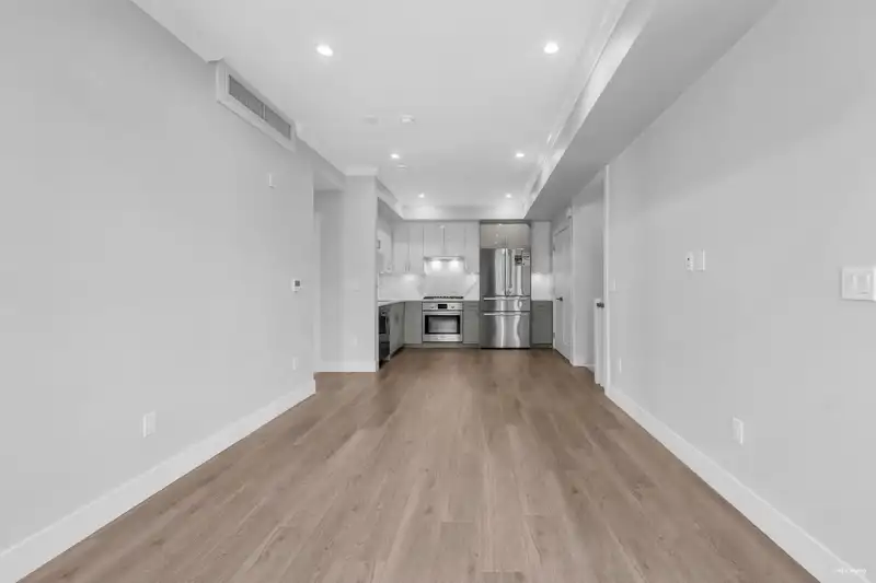 37 7567 OAK STREET - photo 4 of 28