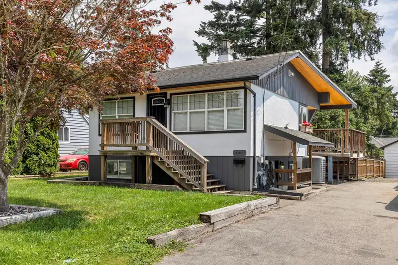 20214 WANSTEAD STREET - photo 1 of 36