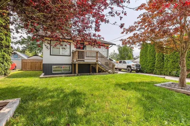 20214 WANSTEAD STREET - photo 4 of 36