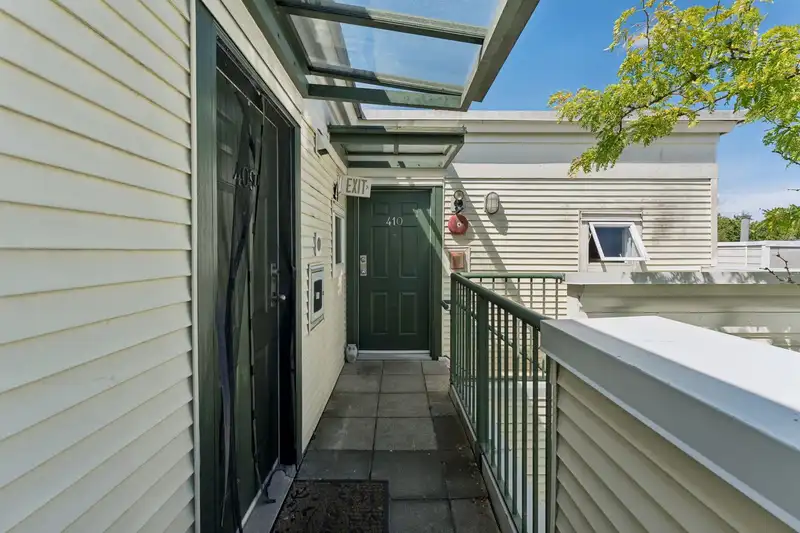 410 3727 W 10TH AVENUE - photo 4 of 22