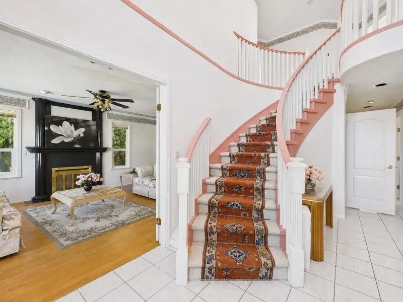 6818 GILLEY AVENUE - photo 4 of 22