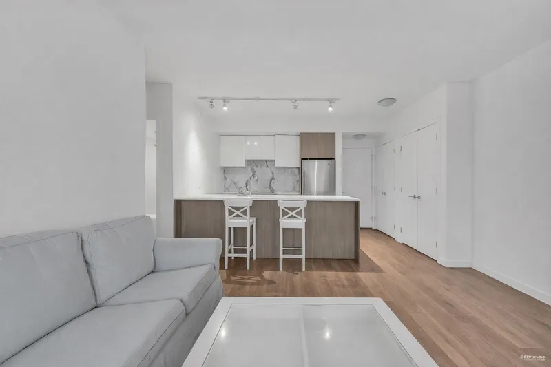 3808 6461 TELFORD AVENUE - photo 4 of 25