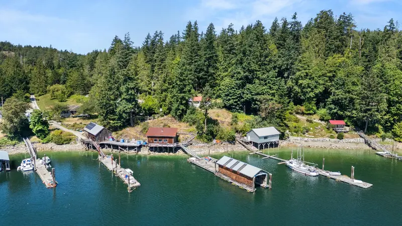 4371 FRANCIS PENINSULA ROAD - photo 2 of 25