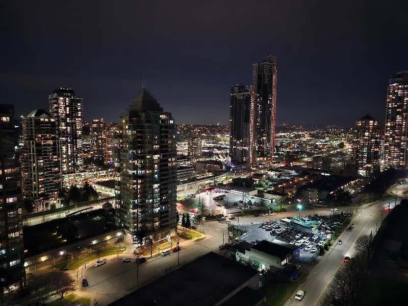 2306 4353 HALIFAX STREET - photo 1 of 18