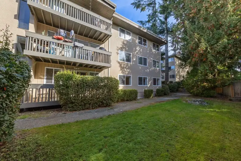 82 5820 HASTINGS STREET - photo 1 of 16