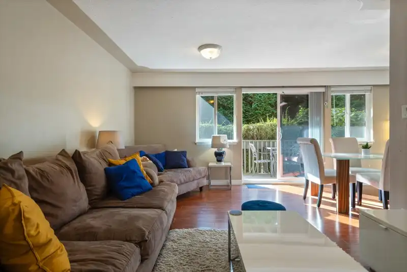 82 5820 HASTINGS STREET - photo 3 of 16