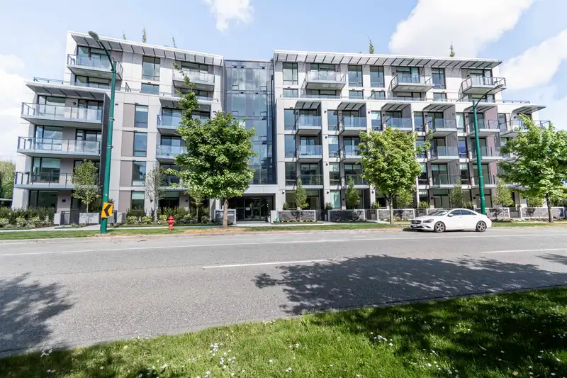 301 5212 CAMBIE STREET - photo 2 of 7