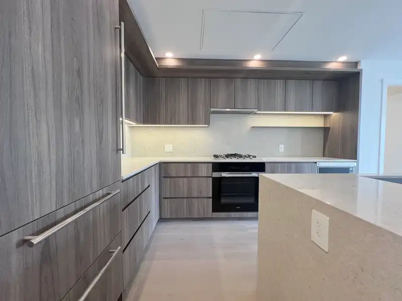 301 5212 CAMBIE STREET - photo 3 of 7