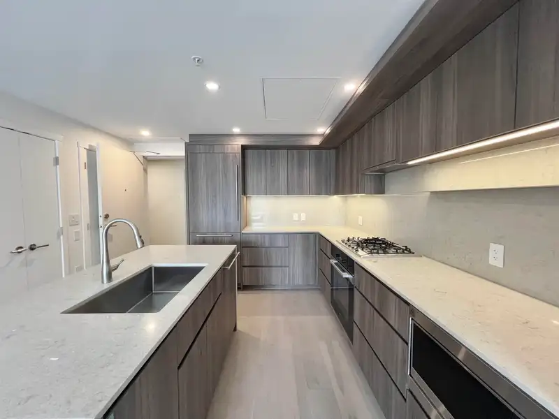 301 5212 CAMBIE STREET - photo 4 of 7