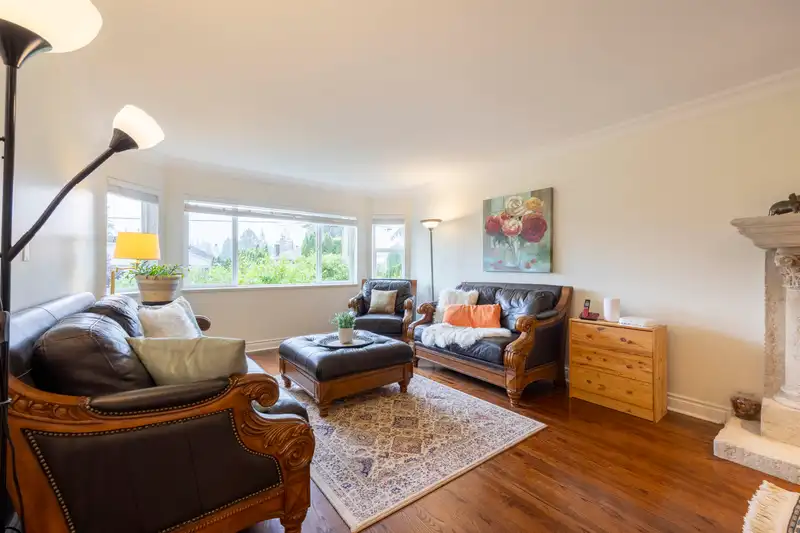 1519 GROVER AVENUE - photo 3 of 40