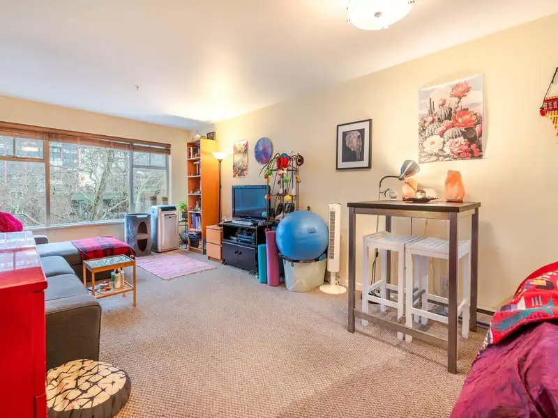 306 663 GORE AVENUE - photo 2 of 17