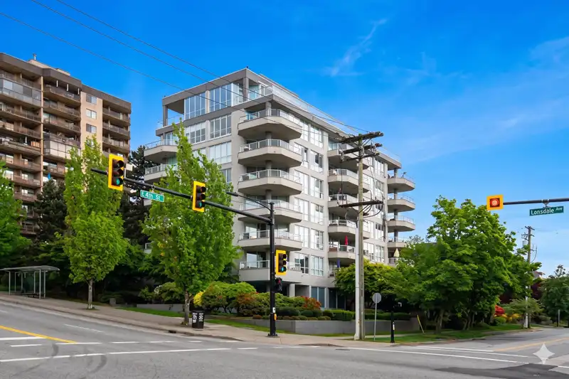 203 408 LONSDALE AVENUE - photo 2 of 36