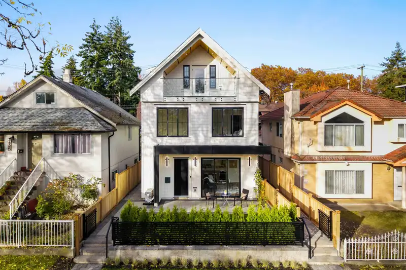 1 3429 NAPIER STREET - photo 1 of 1